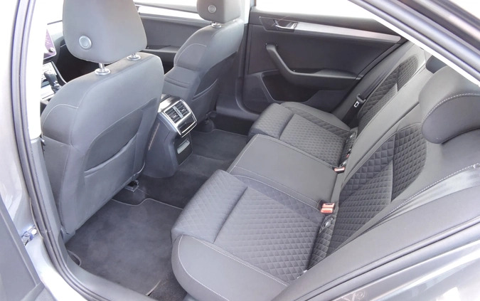 Skoda Superb cena 128900 przebieg: 35366, rok produkcji 2022 z Ostrzeszów małe 254